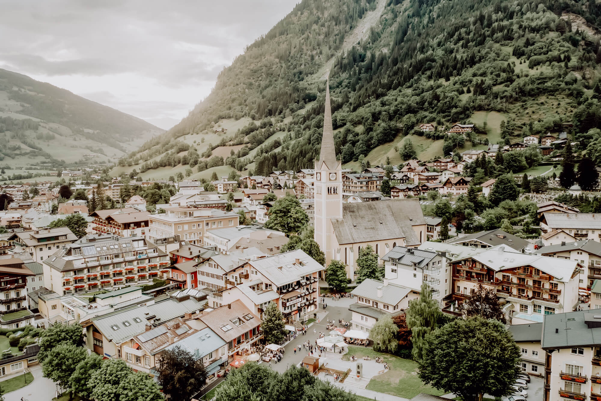 Blick auf den Ort Bad Hofgastein.